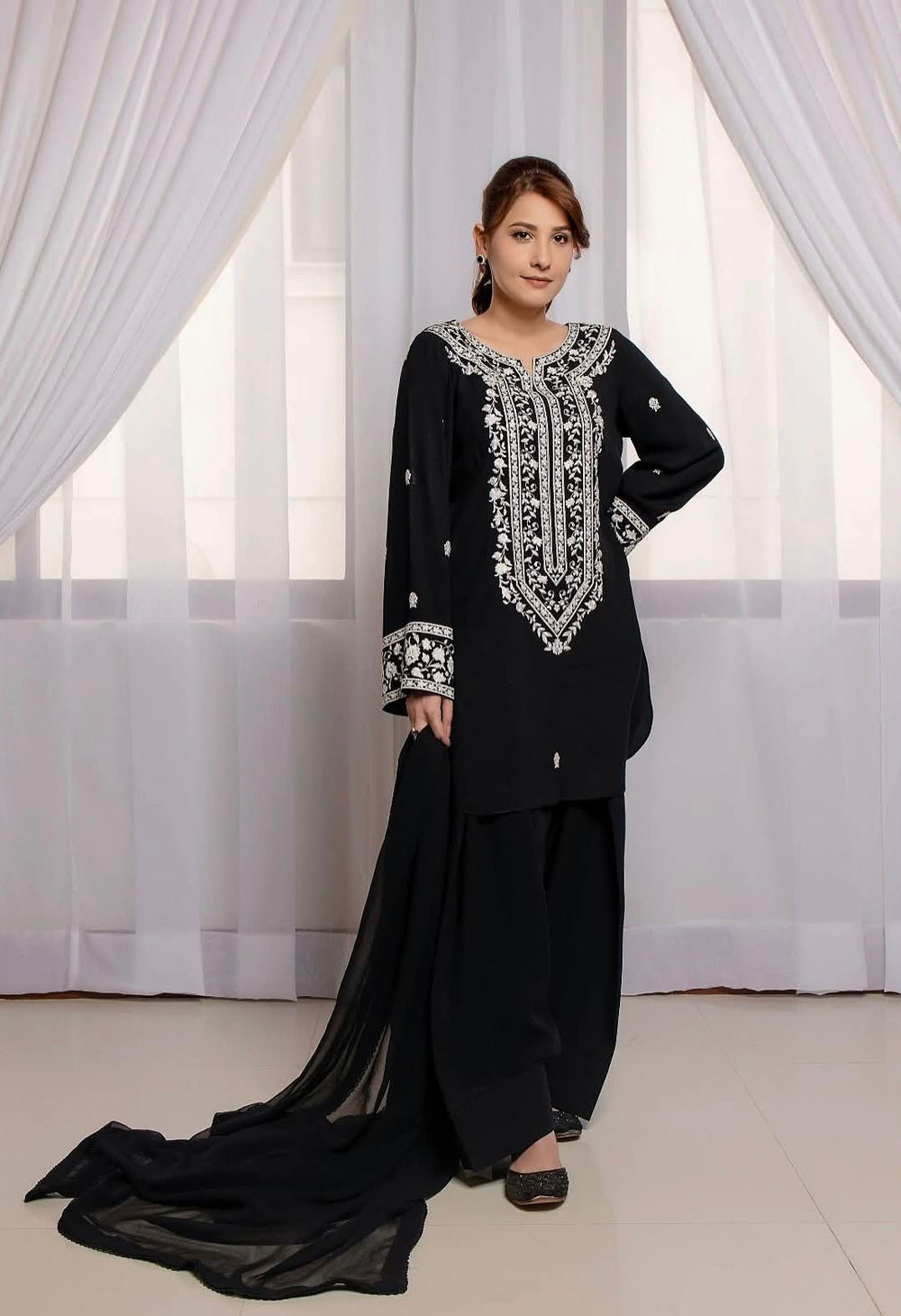 The Serene Krinkle: 3-PC Lawn Cotton Suit with Hand-Embroidered Chiffon Dupatta