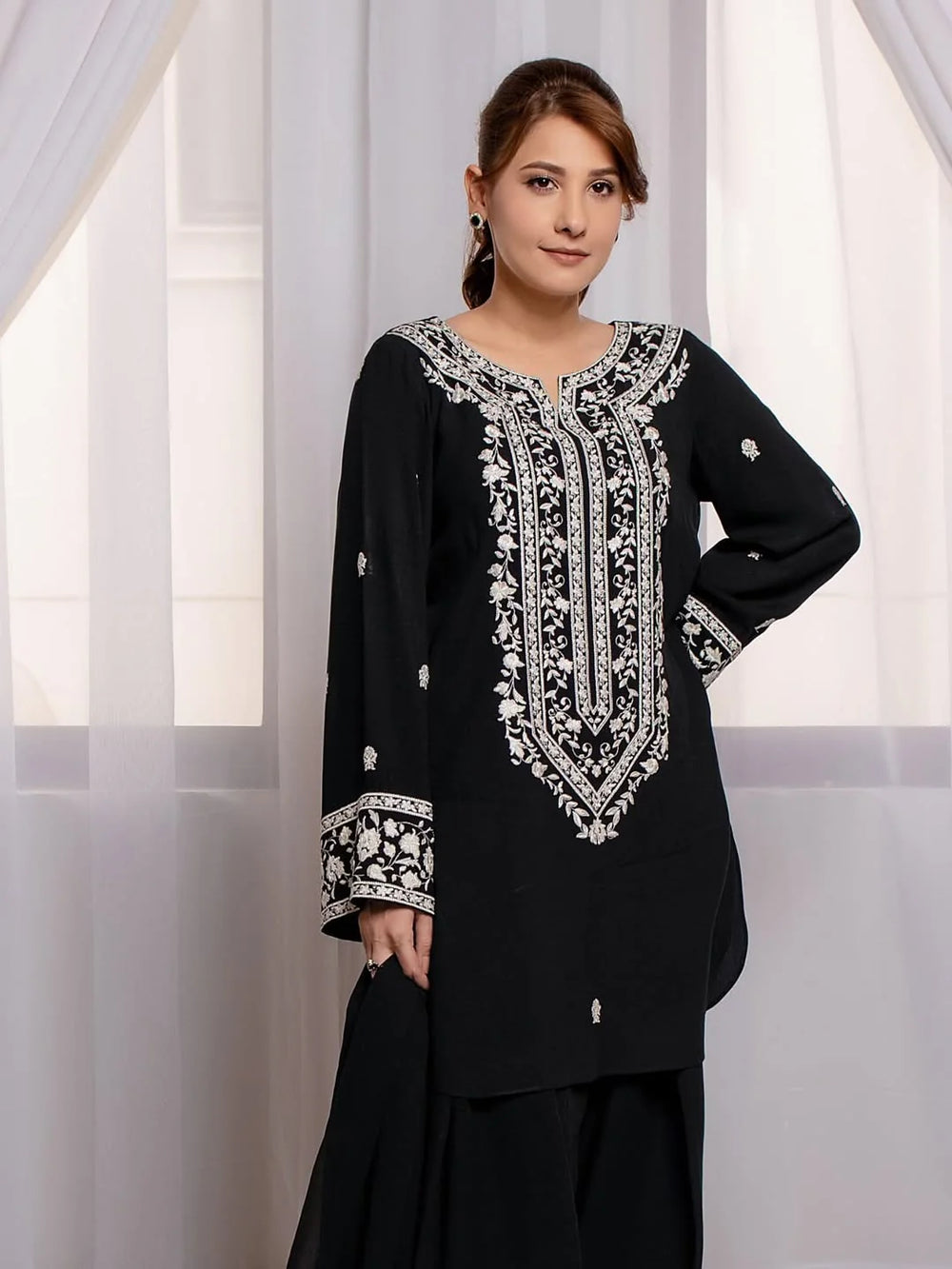 The Serene Krinkle: 3-PC Lawn Cotton Suit with Hand-Embroidered Chiffon Dupatta