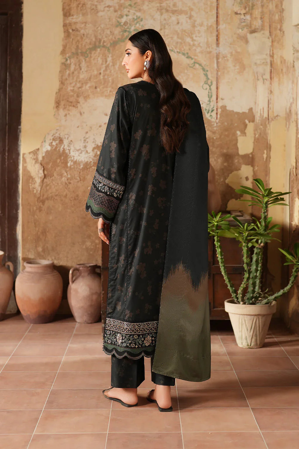 The Majestic Silhouette: Digital Lawn Ensemble with Heavy Embroidered Chiffon Dupatta