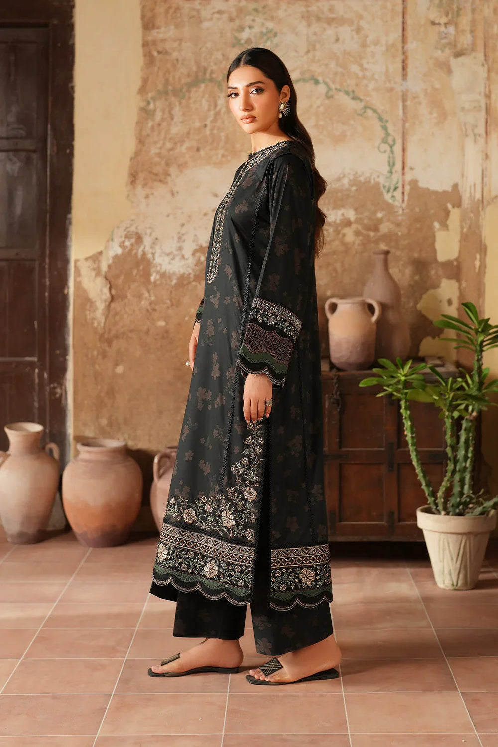 The Majestic Silhouette: Digital Lawn Ensemble with Heavy Embroidered Chiffon Dupatta